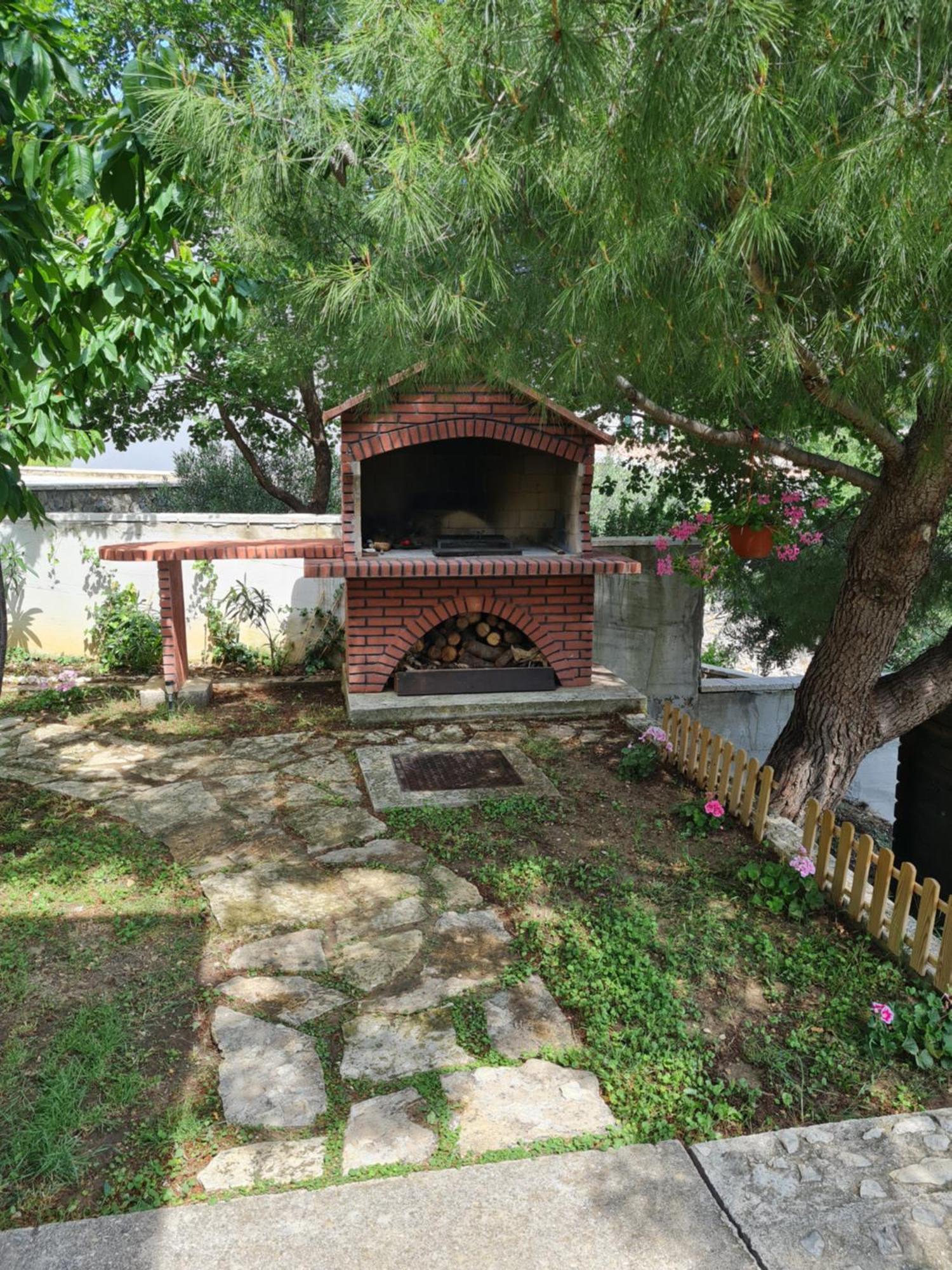 Charismatic Garden Cottage With Sea View Lokva Rogoznica Esterno foto